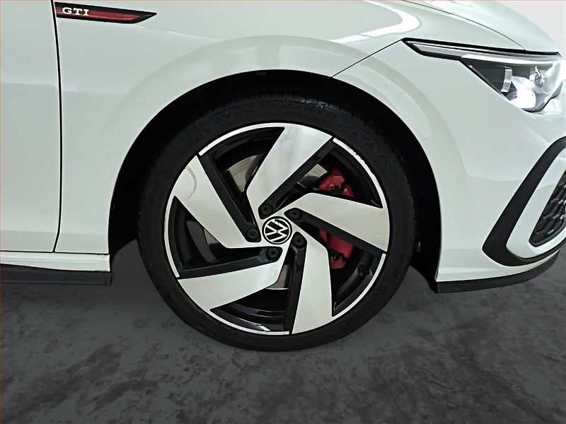 Volkswagen Golf (2021) 2.0 GTI - fotka 15 z 21