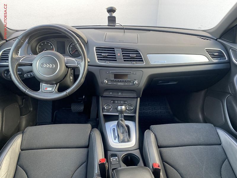 Audi Q3 (2012) 2.0 TFSi quattro, S-line, AT - fotka 8 z 15