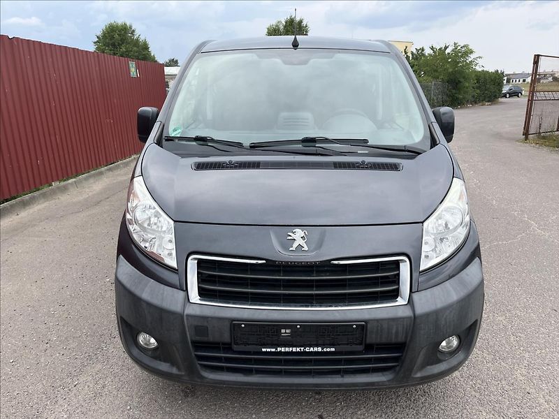 Peugeot Expert Tepee 2,0 HDi 8.MÍST KLIMA NAVIGACE - fotka 2 z 42
