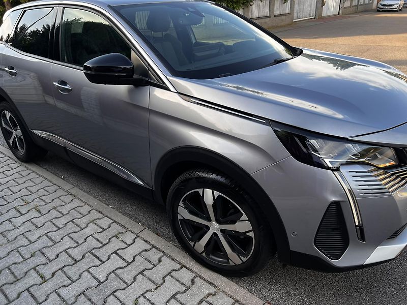 Peugeot 3008 (2024) 1.2 PureTech 96kW, Allure pack - fotka 14 z 26