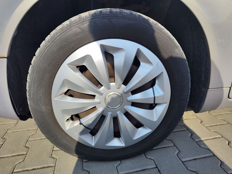 Seat Exeo 2.0 TDI/88kW Reference ČR - fotka 23 z 23