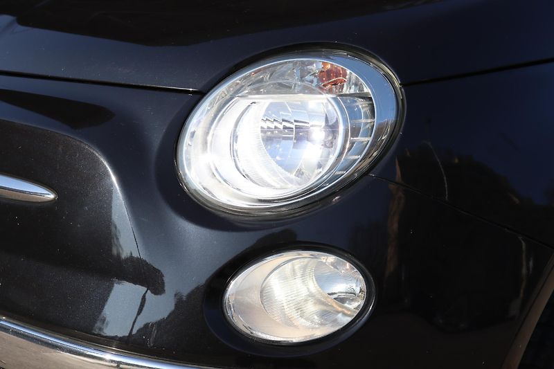 Fiat 500C CABRIO KRÁSNÉ SVEZENÍ - fotka 4 z 48