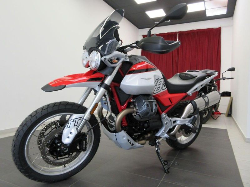 Moto Guzzi (2026) V85 TT E5+ - fotka 2 z 8