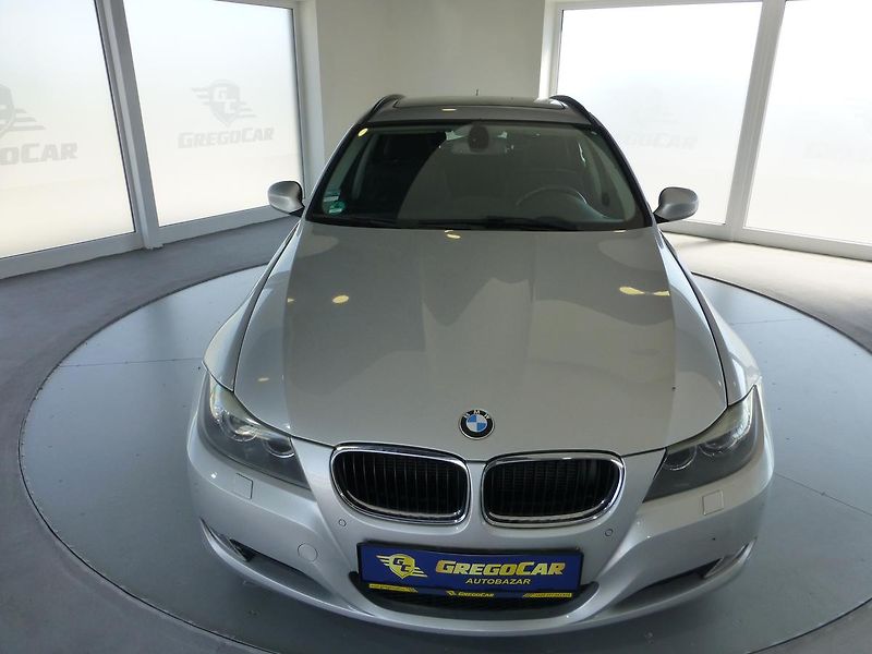 BMW Řada 3 (2013) 320D*120KW*XENON*NAV**VYHŘ.SED - fotka 2 z 27