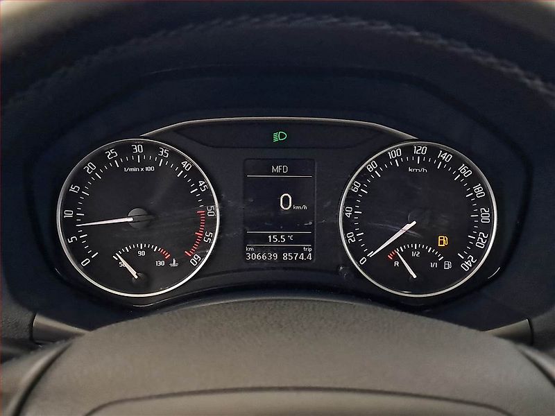 Škoda Octavia (2010) 1.6 TDI, po STK, Tažné - fotka 10 z 15