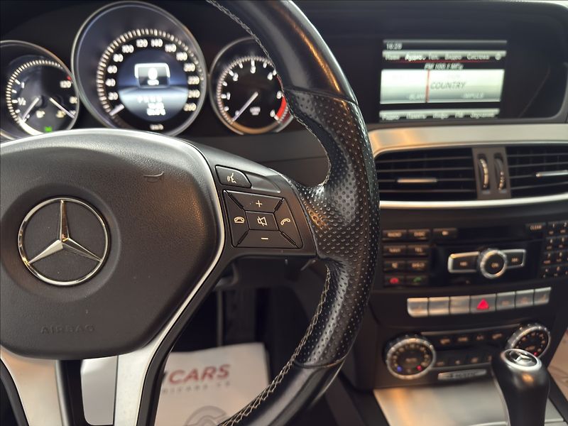 Mercedes-Benz Třídy C 2,2   250CDI 4MATIC AVANTGARDE - fotka 11 z 28
