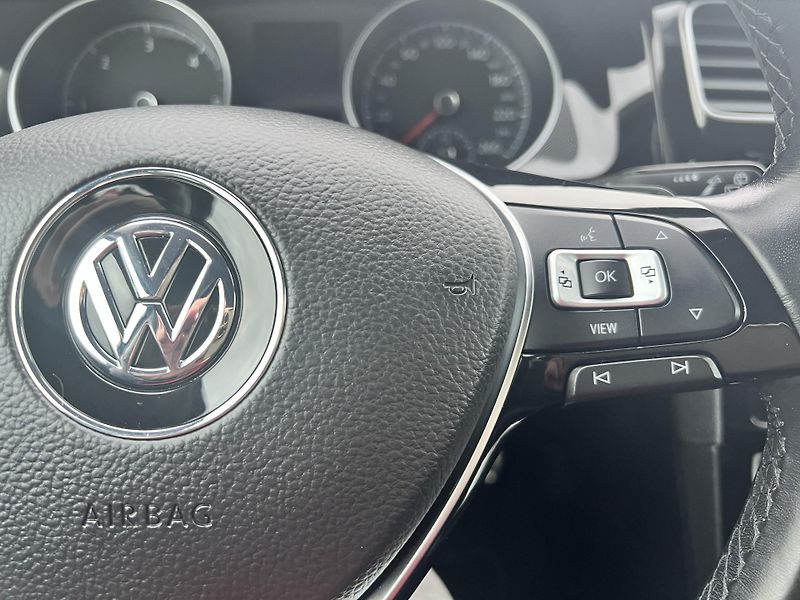 Volkswagen Golf IQ.DRIVE 1.6TDi DSG KLIMA ALU - fotka 18 z 55