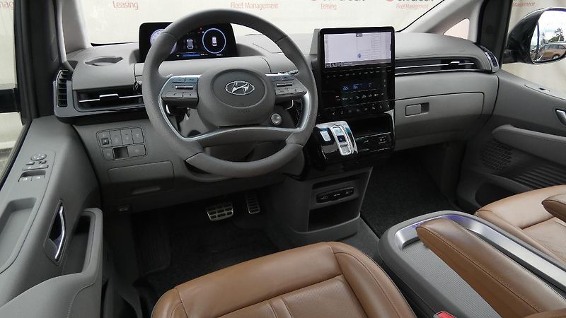Hyundai Staria 2.2 CRDi Luxury 4x4 Auto - fotka 5 z 32