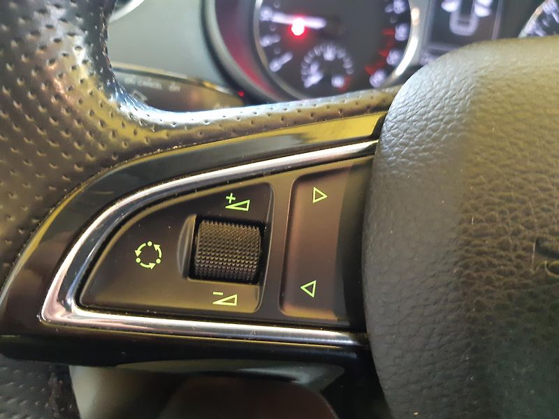 Škoda Octavia 2.0 TDI COMBI NAVI  - fotka 16 z 27