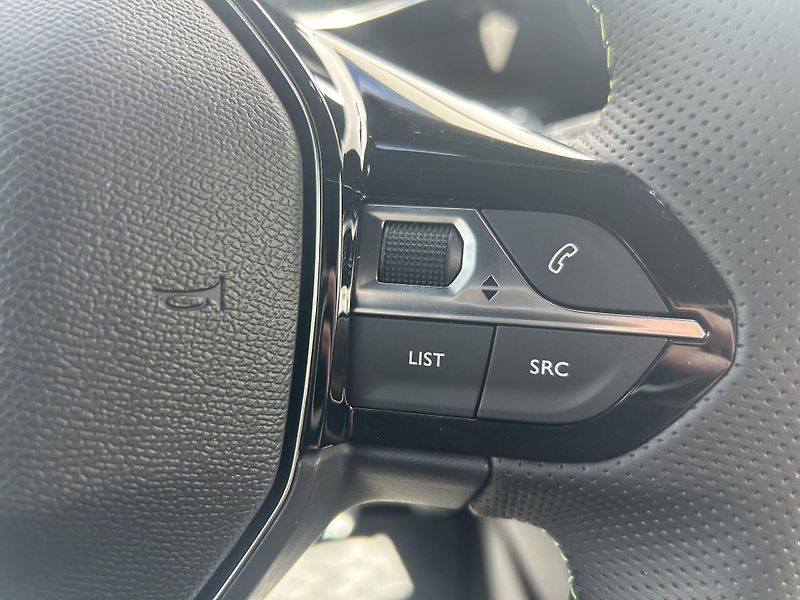 Peugeot 208 (2026) GT e-DCS6 1,2 Hybrid - fotka 16 z 26