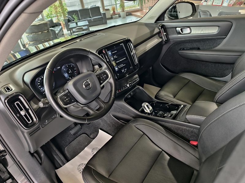 Volvo XC40 D4 140kW AWD, INSCRIPTION, DPH - fotka 7 z 25