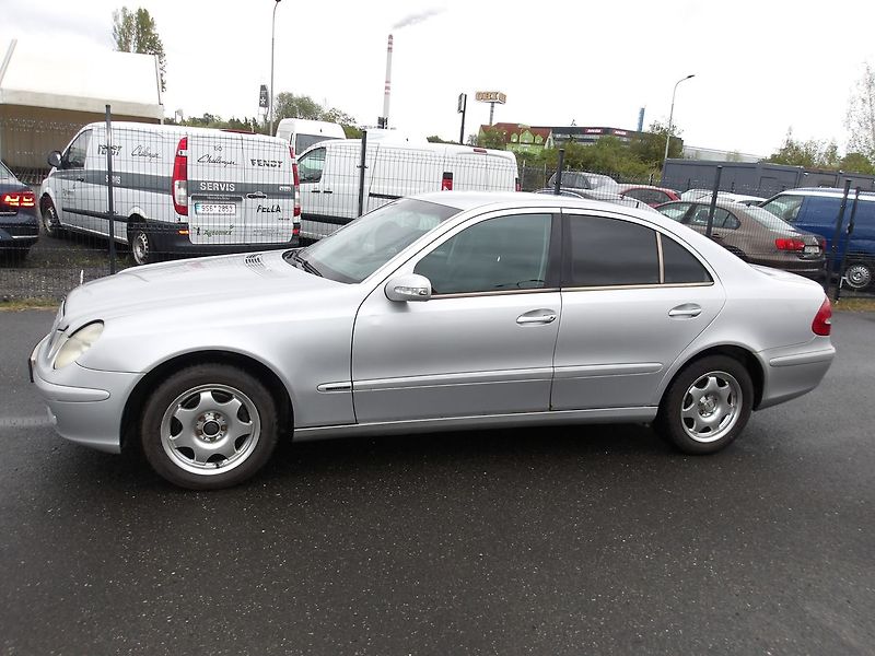 Mercedes-Benz Třídy E 2,2CDi - fotka 3 z 24