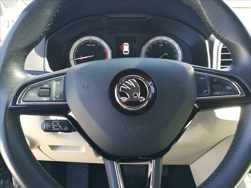 Škoda Karoq 1,5 TSI DSG - fotka 6 z 24