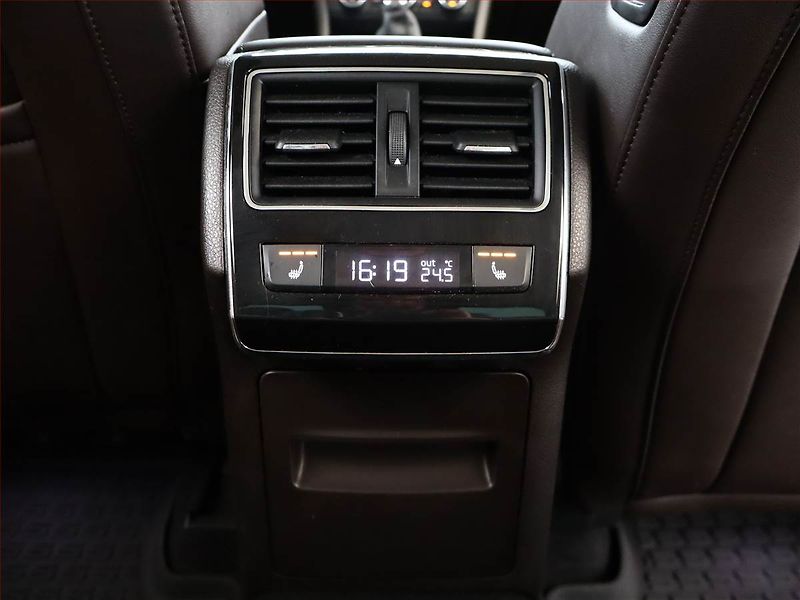 Škoda Superb (2016) Laurin&Klement 2.0 TDI, Kůže - fotka 21 z 21
