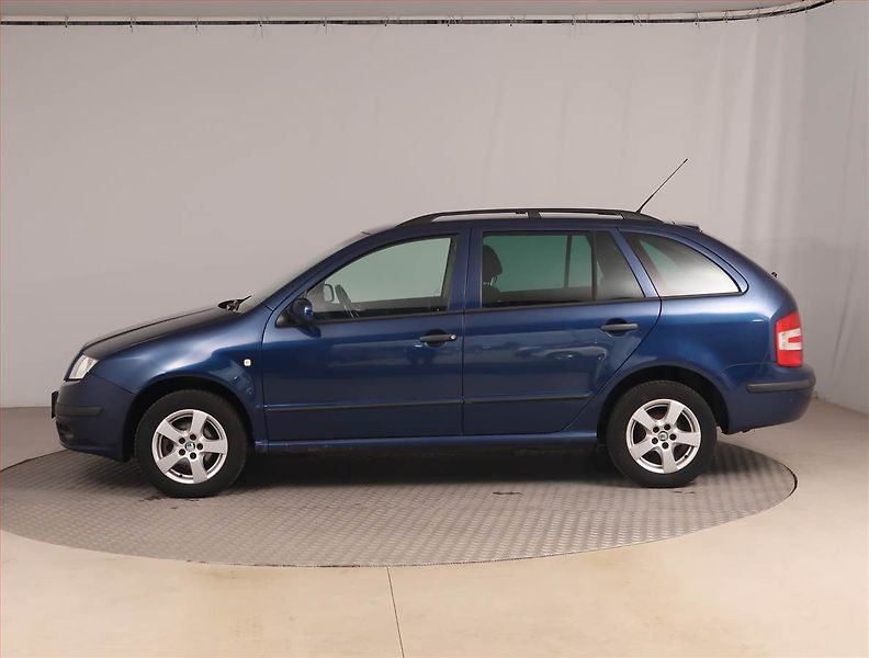Škoda Fabia (2006) Ambiente 1.4 16V - fotka 3 z 16