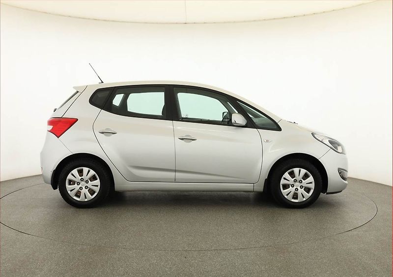 Hyundai ix20 (2015) 1.4 CVVT, Serv.kniha - fotka 6 z 16