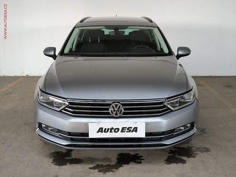 Volkswagen Passat (2019) 1.5 TSi, Comfortline, navi - fotka 2 z 17