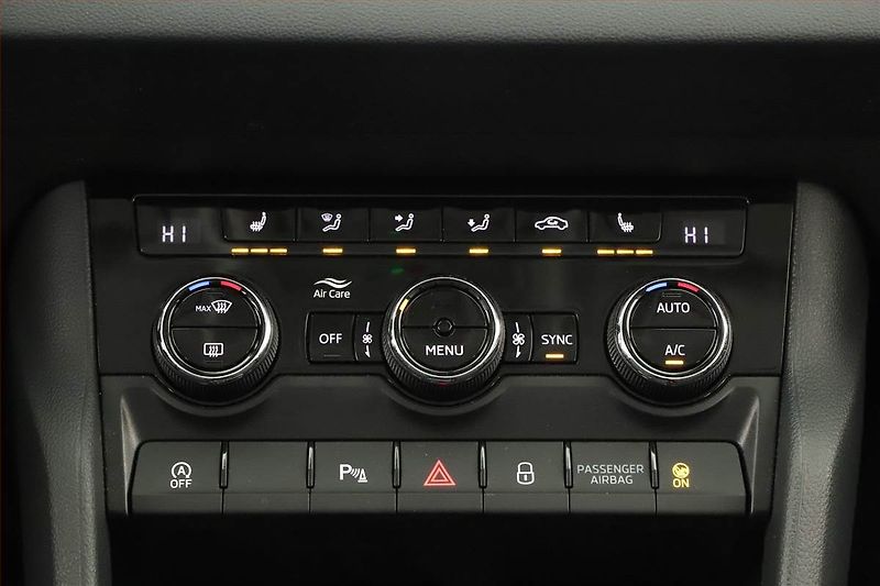 Škoda Karoq (2024) Fresh 1.5 TSI - fotka 18 z 20