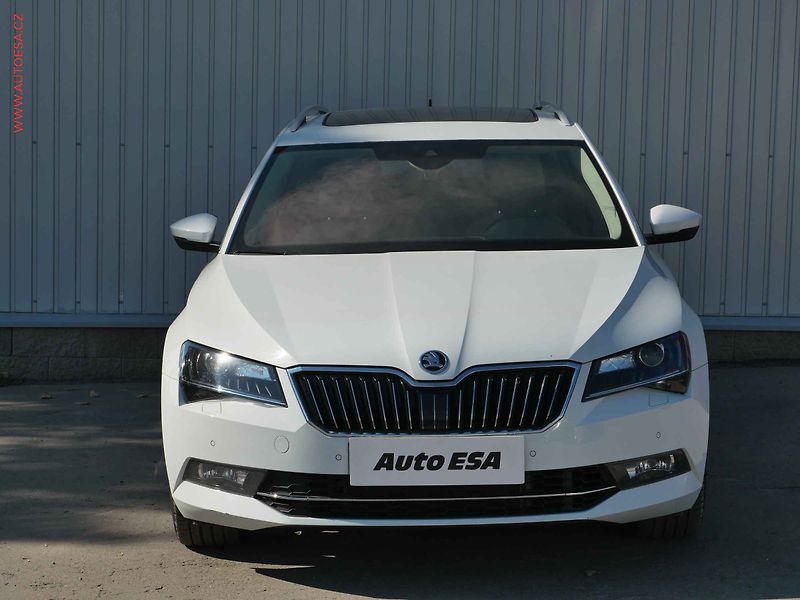 Škoda Superb (2015) 2.0 TSi 4x4, 2.maj,ČR, L&K - fotka 2 z 35