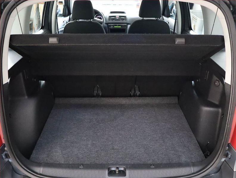 Škoda Yeti (2011) 2.0 TDI, Park. senzory - fotka 14 z 16