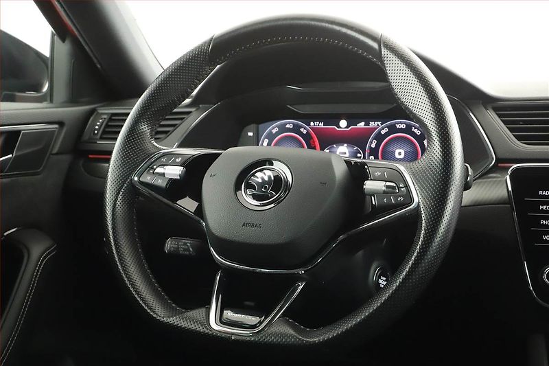 Škoda Superb (2021) Sportline 2.0 TDI - fotka 16 z 18
