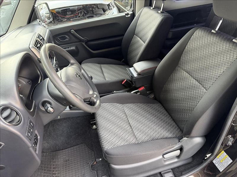 Suzuki Jimny 1,3 4x4 TAŽNÉ - fotka 12 z 19