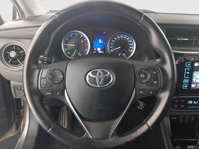 Toyota Corolla (2017) Style 1.6 Valvematic, Automat - fotka 16 z 19