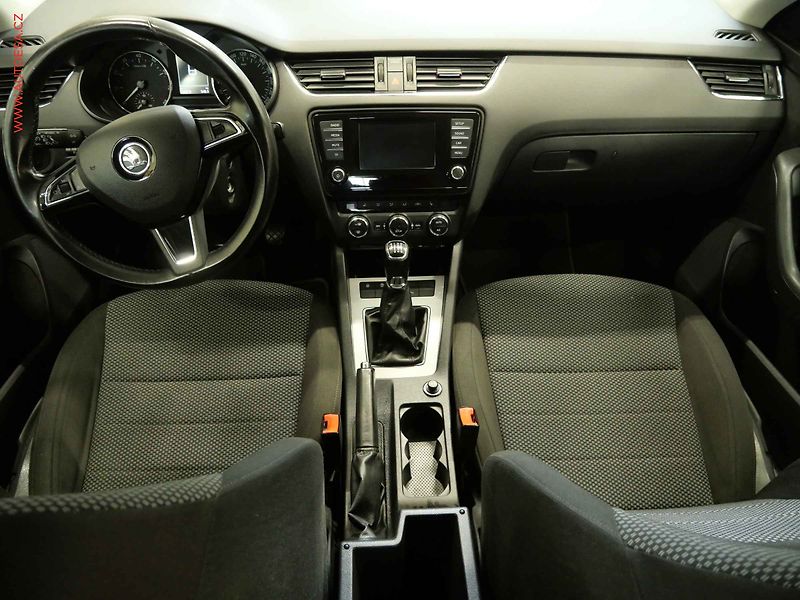 Škoda Octavia (2014) 1.4 TSi, AC, temp. - fotka 8 z 23