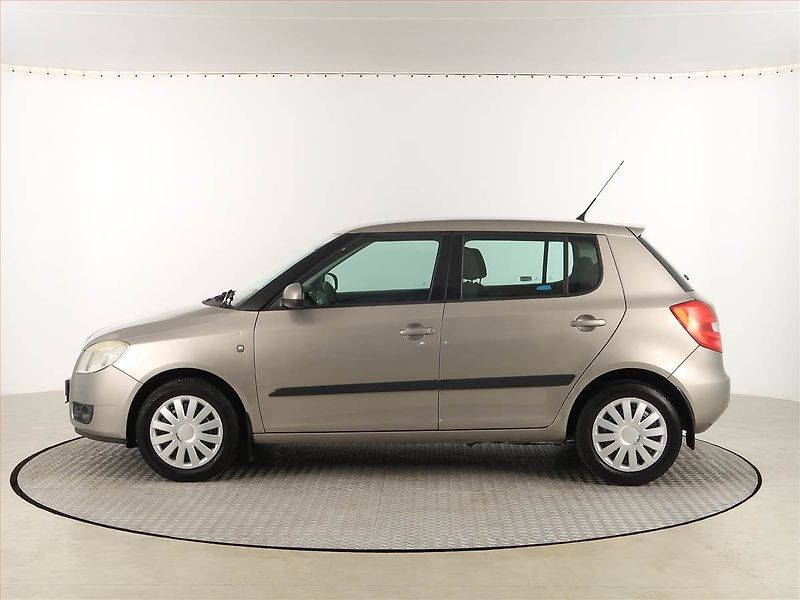 Škoda Fabia (2008) Ambiente 1.4 16V - fotka 3 z 15
