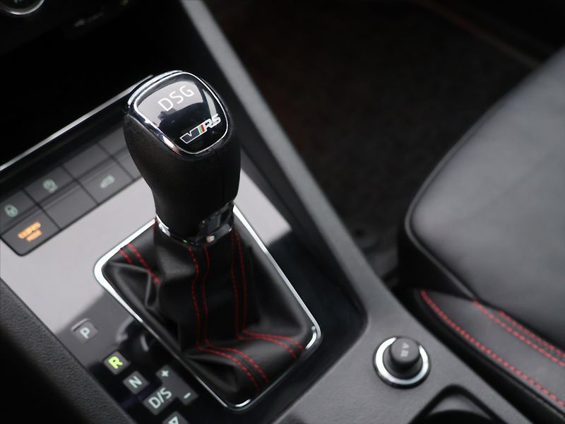 Škoda Octavia 2,0 TSI DSG RS230 CZ Challenge - fotka 28 z 37