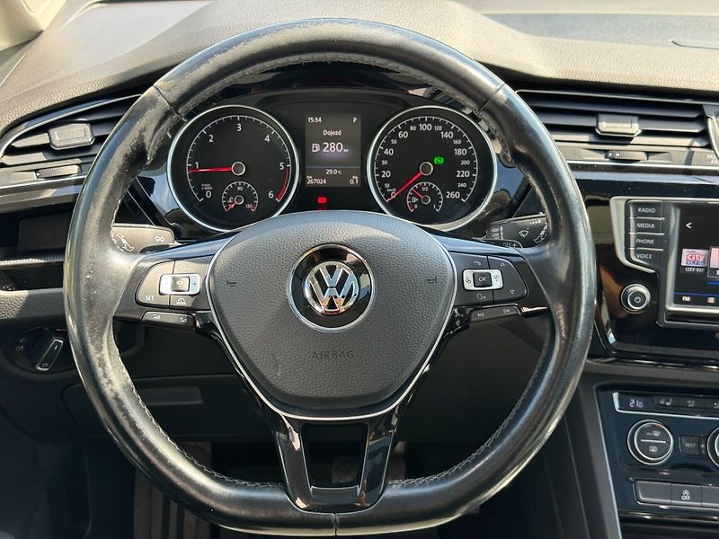 Volkswagen Touran (2017) Comfortline 2.0 TDI 110kW DSG - fotka 17 z 40