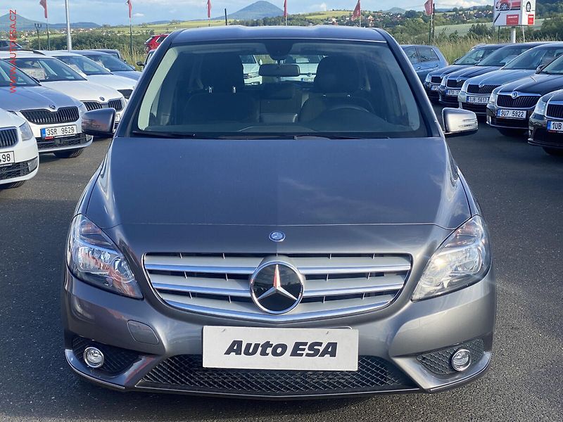 Mercedes-Benz Třídy B (2012) 1.6 i B180, Navi, kamera - fotka 2 z 18