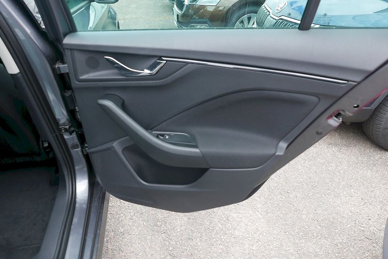 Škoda Kamiq (2025) 1.0 TSI 85 kW M6° Selection - fotka 20 z 30