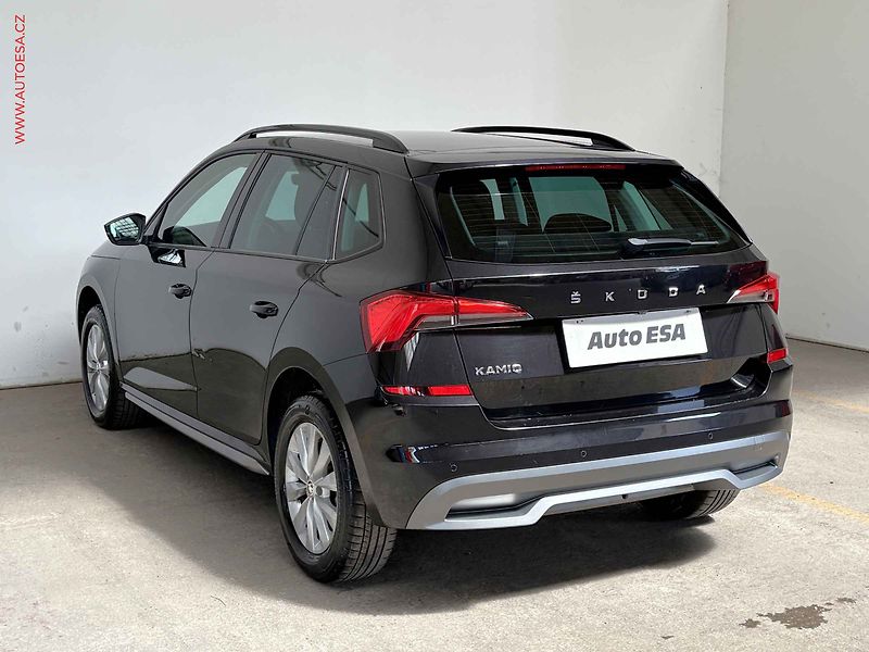 Škoda Kamiq (2020) 1.0 TSi, Style, navi, panor - fotka 6 z 16