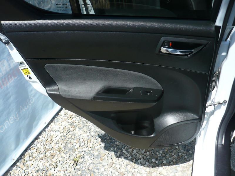 Suzuki Swift 1.2I 69Kw X-Tra Klimatizace - fotka 21 z 23