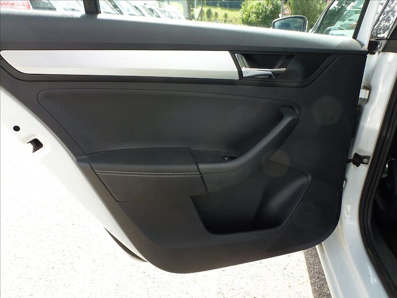 Škoda Rapid 1,4 TSI DSG Automat Spaceback - fotka 18 z 47