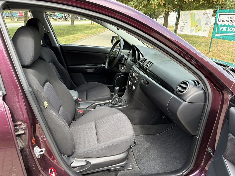 Mazda 3 1.6 Sport Active - fotka 21 z 29