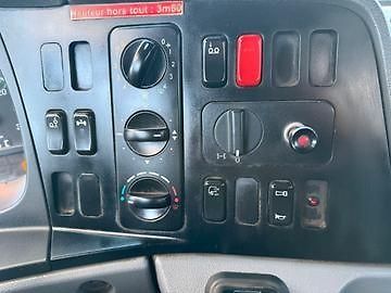 Mercedes-Benz Axor (2013) 2533 6x2 cisterna na vodu  - fotka 26 z 27
