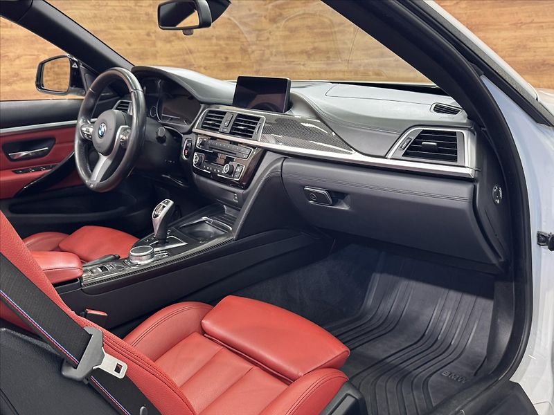 BMW Řada 4 435d M-SPORT - fotka 25 z 28