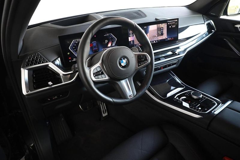 BMW X5 xDrive40i - fotka 5 z 34