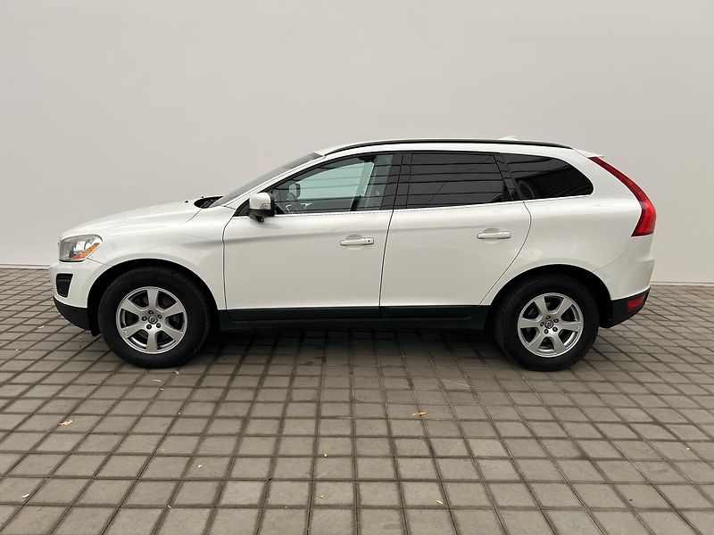 Volvo XC60 2.4 D4 4x4 Momentum - fotka 8 z 25
