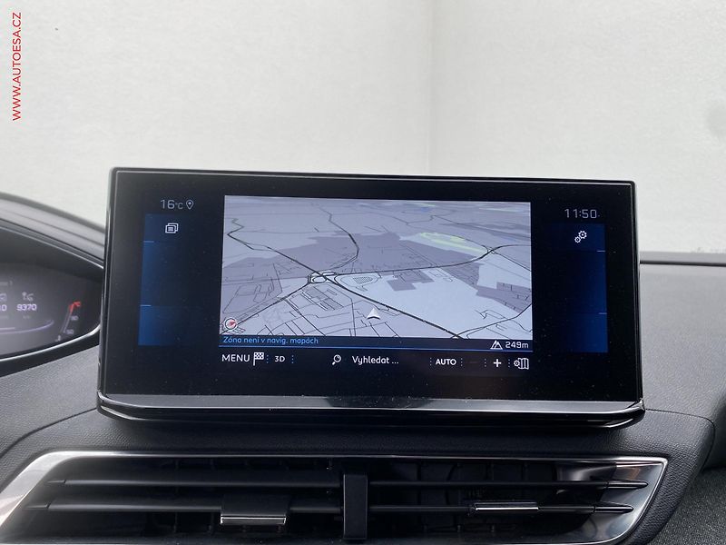 Peugeot 3008 (2021) 1.2PT, Allure, AT, LED, navi - fotka 18 z 20