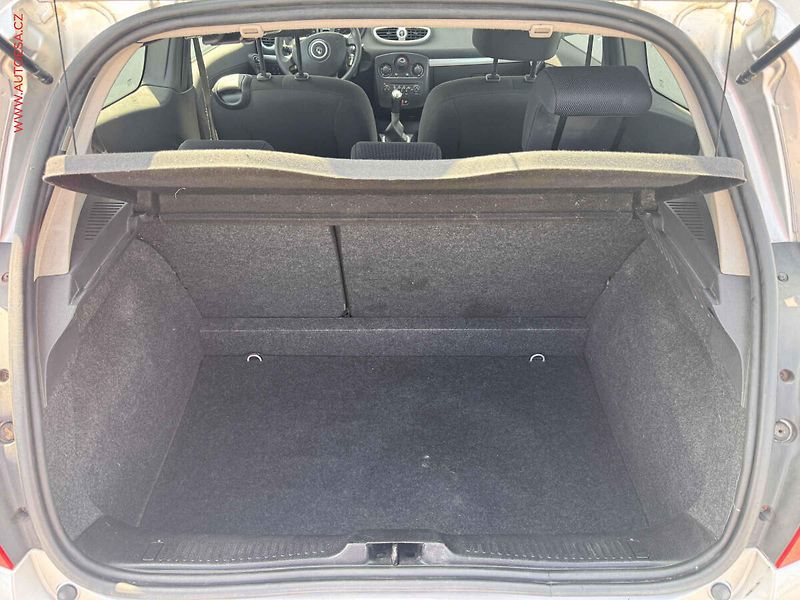 Renault Clio (2007) 1.2i, AC - fotka 7 z 12
