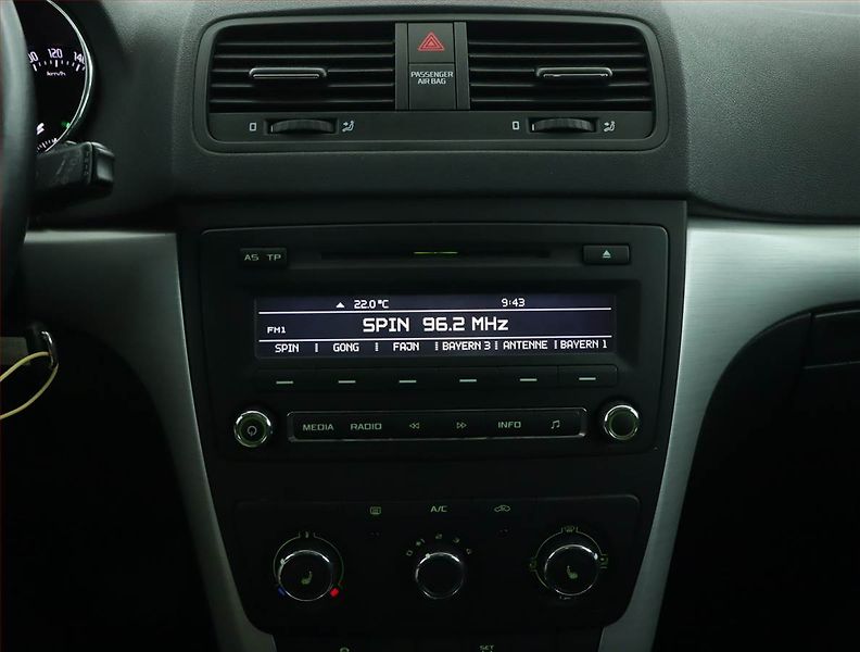 Škoda Yeti (2014) Ambition 1.4 TSI, Automat - fotka 12 z 16