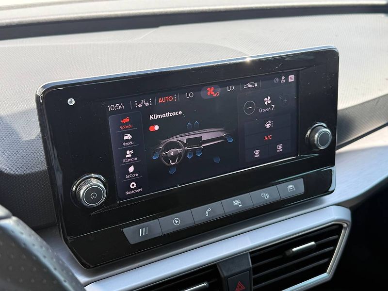 Seat Leon (2022) 1.5 TSI 96 kW FR - fotka 14 z 22