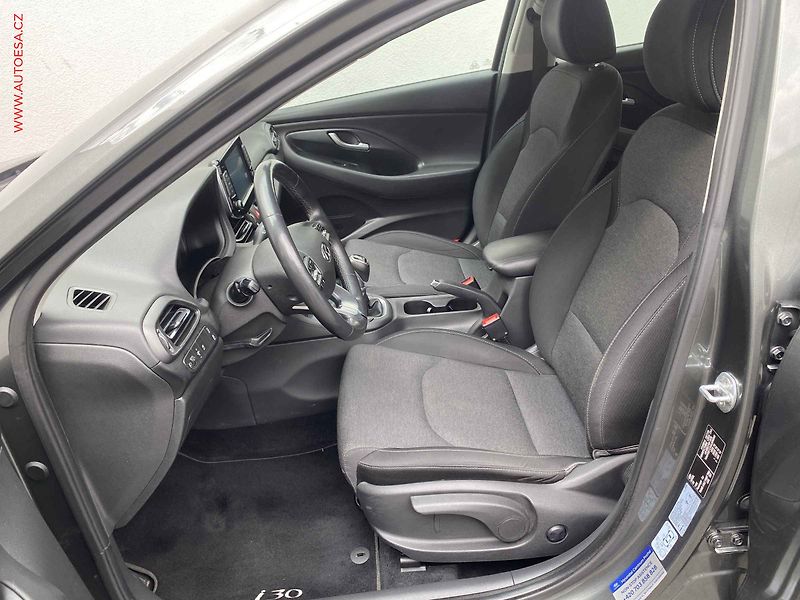 Hyundai i30 (2021) 1.5 GDi, ČR, servis.kniha - fotka 9 z 19