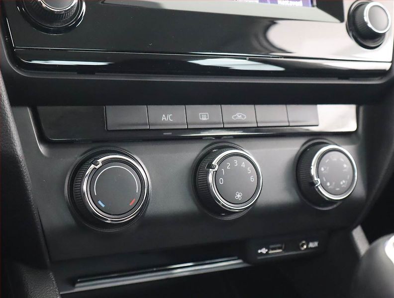 Škoda Octavia (2014) 1.6 TDI, Serv.kniha, Tempomat - fotka 17 z 17