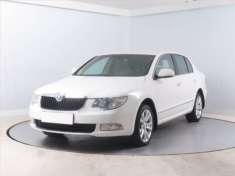 Škoda Superb (2012) Ambition Plus 1.8 TSI - fotka 2 z 14