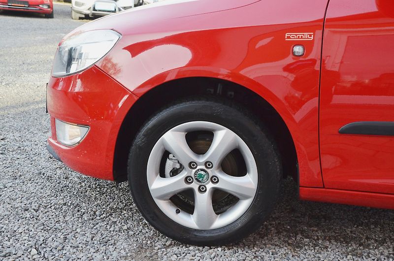Škoda Fabia (2012) 1.2 TSi 63kW AMBITION / ALU - fotka 7 z 29
