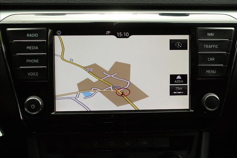 Škoda Superb 2,0 TDi  AMBITION 4X4 110kW - fotka 21 z 24